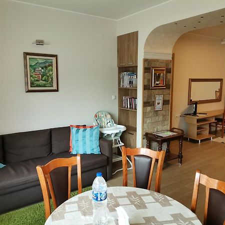 Guest Apartment Monarch Smoljan Esterno foto